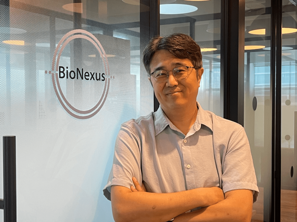 [바이오人큐베이터] "AI 과학자가 가설을 세우고, 실험실이 검증한다"..... - 뉴스 썸네일 이미지